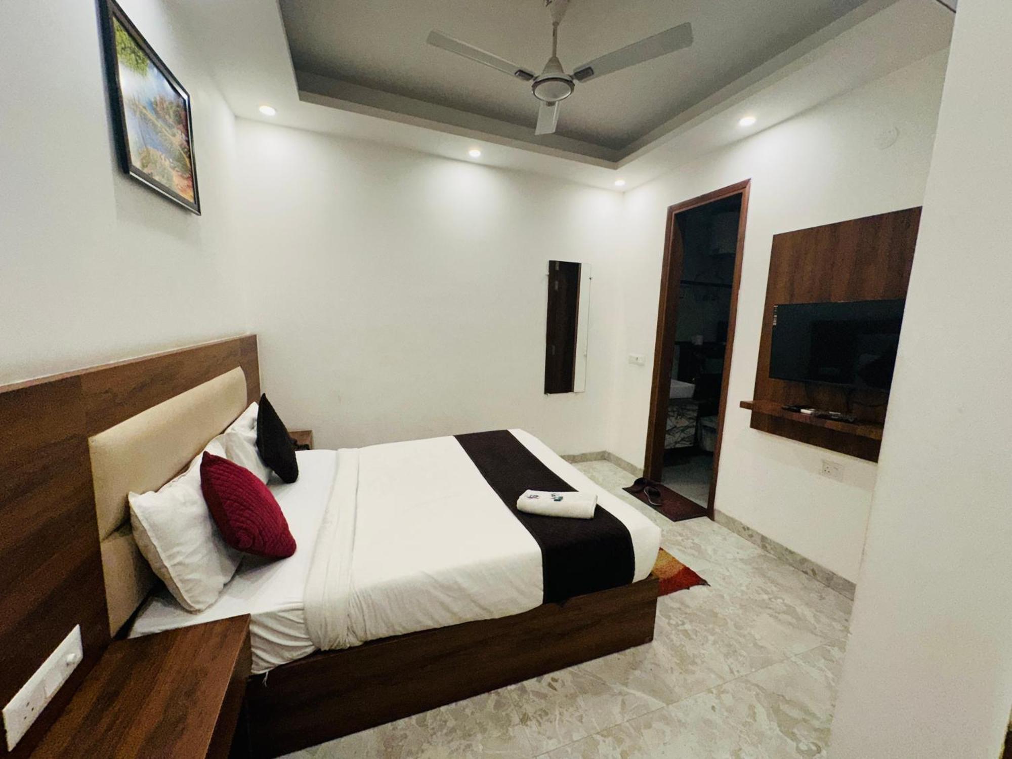 De Clark Residency Delhi Airport Hotel 4*