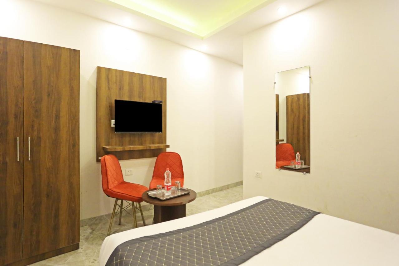 De Clark Residency Delhi Airport 4*