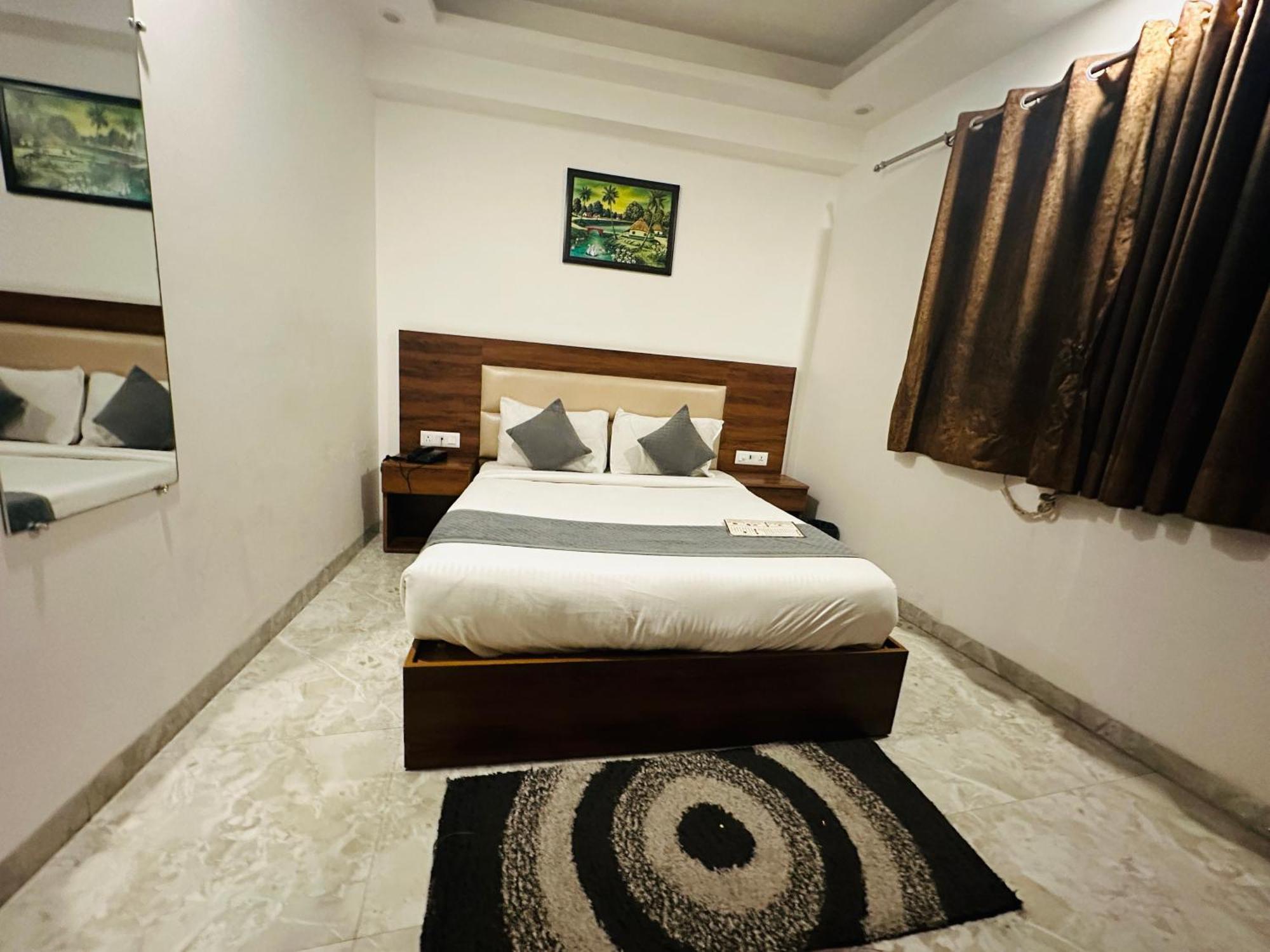 Hotel De Clark Residency Delhi Airport 4*